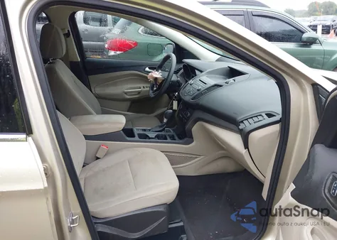 2017 Ford Escape Se z USA, uszkodzony, nr VIN 1FMCU0GD8HUC38401